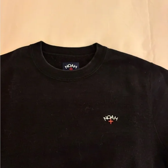 Noah Black Crewneck Sweater for Men Core Classic Crewneck sweatshirt hoodie - Picture 5 of 8